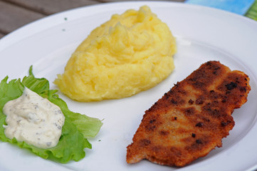 Backfisch mit Kartoffelpüree