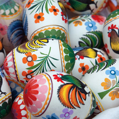 pisanki wielkanocne, wiosenne, świąteczne dekoracje, kolorowe jajka
