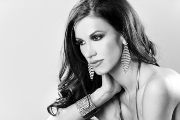 Obraz premium pretty brunette