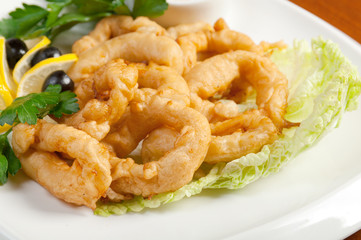 Onion rings deep-fried at beer dough