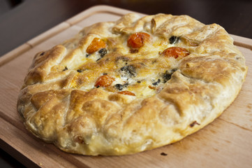 Torta salata con bieta costa, uova e pomodorini ciliegini