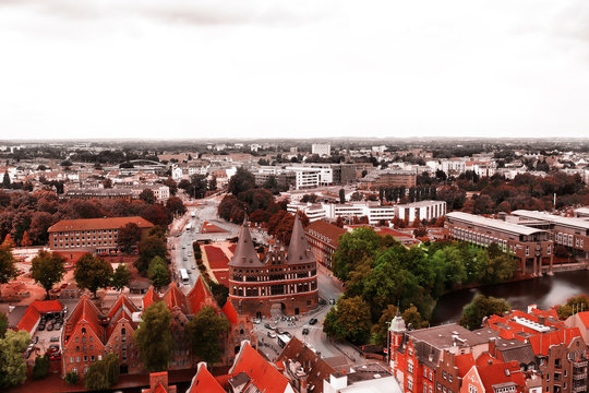 L&uuml;becker Holstentor aus der Luft
