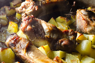 Carne con patate al forno