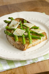 Toast with asparagus
