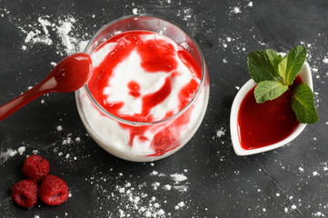 fromage blanc et coulis de framboise 6