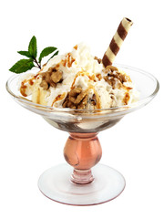 Walnuss-Eisbecher