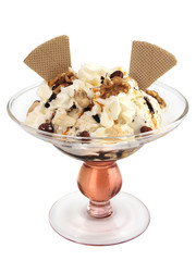 Gemischter Nuss-Eisbecher