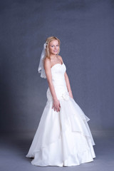 Obraz na płótnie Canvas young bride in wedding dress