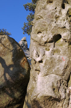 Larchant, signe de varapes et dame jouane
