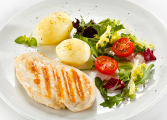Grilled chicken fillet and vegetables