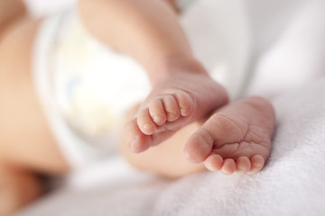 Close-up of newborn © Halfpoint
