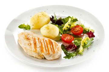 Grilled chicken fillet and vegetables