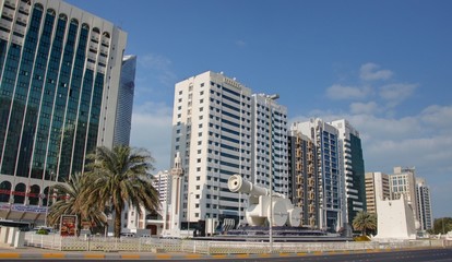 Fototapeta na wymiar gratte ciel d'Abu Dhabi