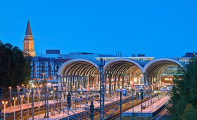 Kieler Bahnhof  am Abend - 39239571