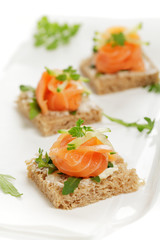 Canapes mit Räucherlachs