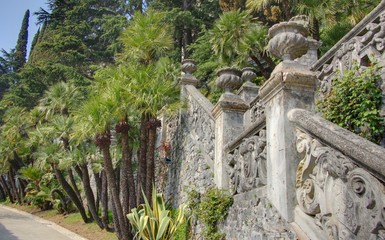 jardin près du lac de come