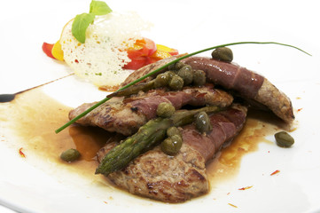 куски жареного мяса