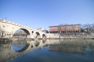 Obraz premium Bridge Ponte Sisto in Rome.
