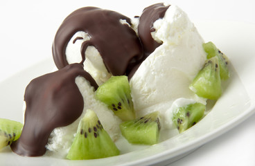 ice cream with chocolate and kiwi