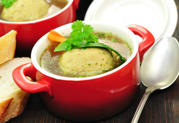 Suppe mit  Knödel