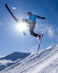 Photo sur Aluminium Sports dhiver Skisprung im Gegenlicht