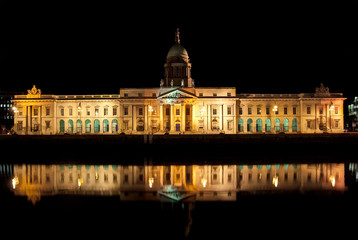 The Custom House, Dublin, Ireland - at night