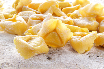 pasta fresca tortellini all'uovo freschi