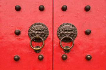 Obraz premium Porte chinoise rouge - Temple Baiyun, Shanghai (Chine)