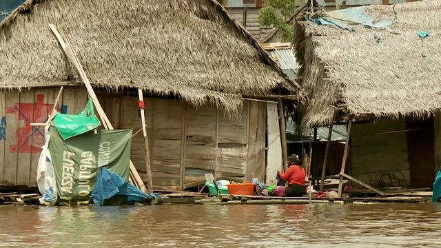 Armenviertel, Südamerika am Amazonas