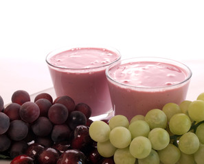 Healthy drinks with fresh fruits