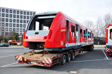 Eisenbahn auf einem LKW
