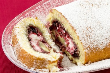 Girella di marmellata e panna