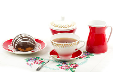 Beautiful tea set with cupcakes