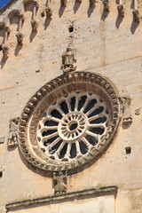 Fototapeta na wymiar Starożytny okno rose