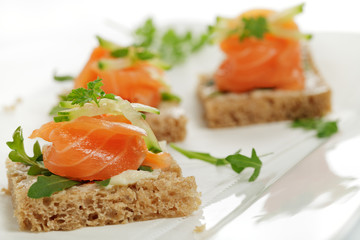 Canapes mit Räucherlachs