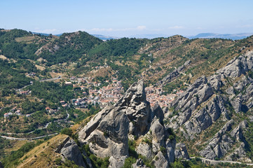 Fototapeta na wymiar Panoramiczny widok z Castelmezzano. Basilicata. Włochy.