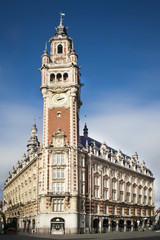Fototapeta na wymiar Dzwonnica Izby Handlowej w Lille