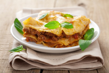 classic lasagna bologneseclassic lasagna bolognese