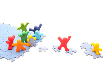 Teamwork puzzle - Rettung des kleinen gelben Freundes