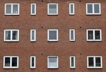Fassade eines Mehrfamilienhauses
