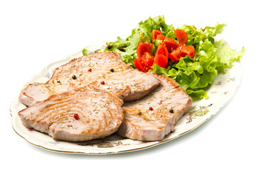 filetto di tonno alla griglia con insalata