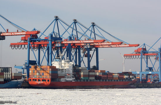 Containerschiff Hafenkräne