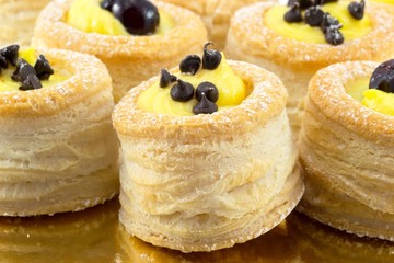 voulevant flakes of chocolate and black cherry