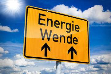 Hinweisschild mit Energiewende © Stockwerk-Fotodesign