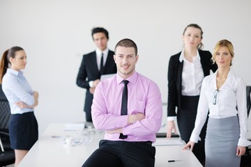 Obraz premium young business man at meeting