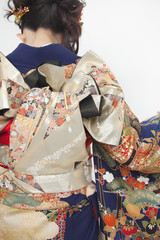 Naklejka premium 振袖姿の女性の後姿