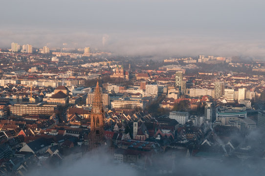 Freiburg im Breisgau, Altstadt im Morgennebel 8