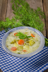 Polnische Gurkensuppe