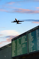 Fototapeta na wymiar Szczegółowe informacje o locie z lotniska