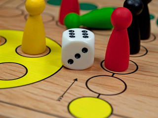 Gesellschaftsspiele, Würfelspiele